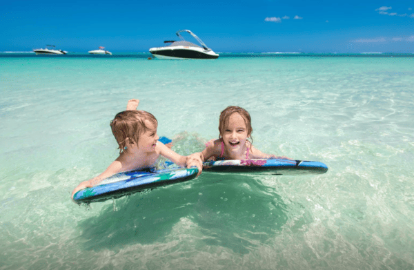 &ldquo;We Came for the Climate, We Stayed for the Health&rdquo;&##x3a; How One British Family Transformed Their Lives in Mauritius