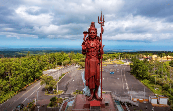 The Hindu Heart of Mauritius&##x3a; A Legacy of Language, Labor, and Leadership.